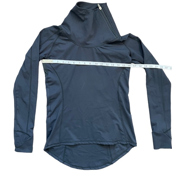 P’Tula Turtle Neck Sweater (S) - Picture 4 of 7